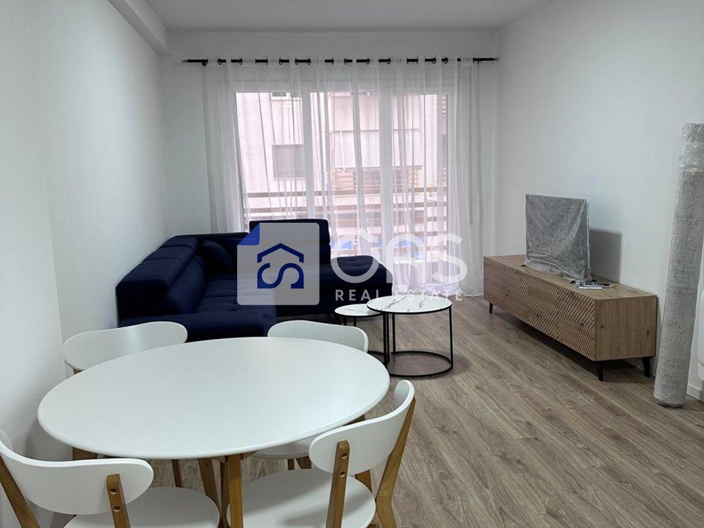 Jepet apartament me qera 1+1  ne Laprake