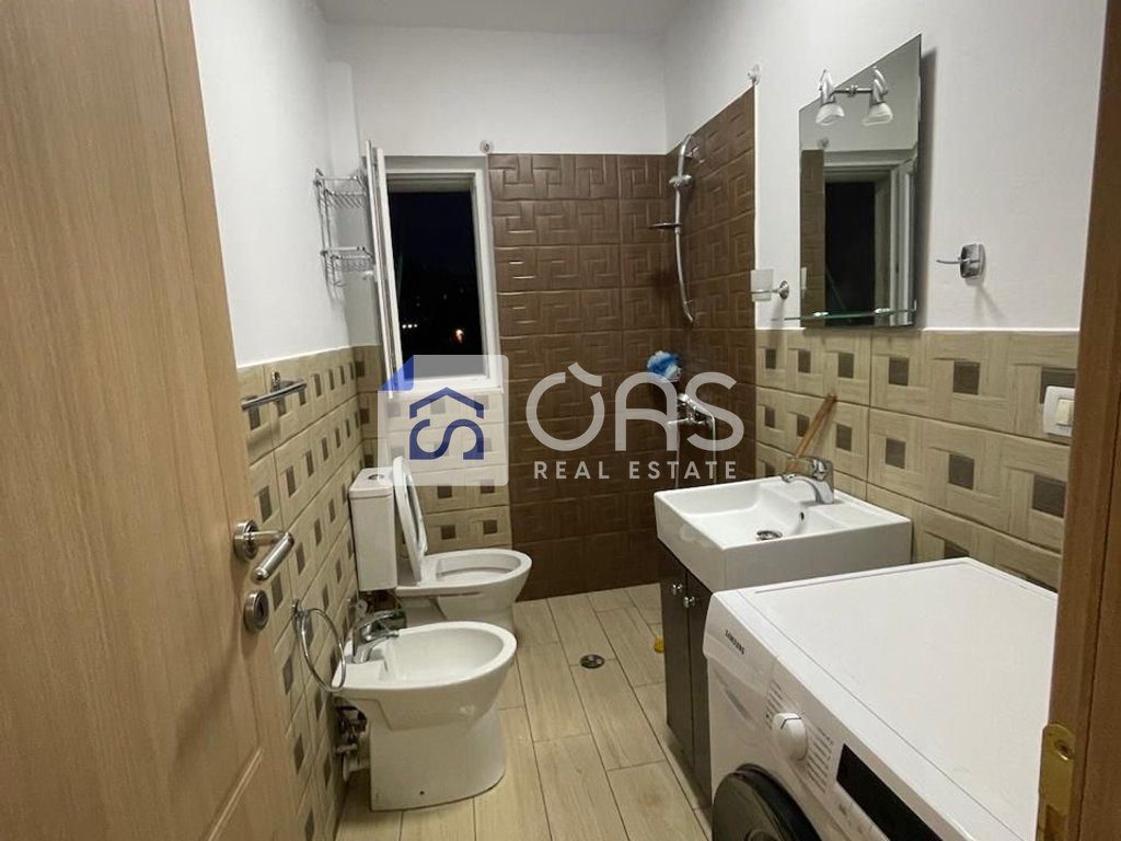 Shitet apartament 1+1 tek Tregu Elektrik