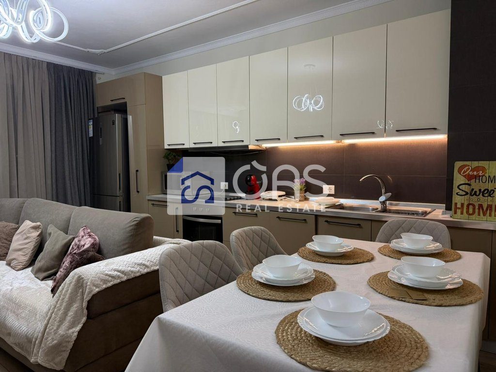 Jepet me qera apartament 3+1+2 ne Bllok