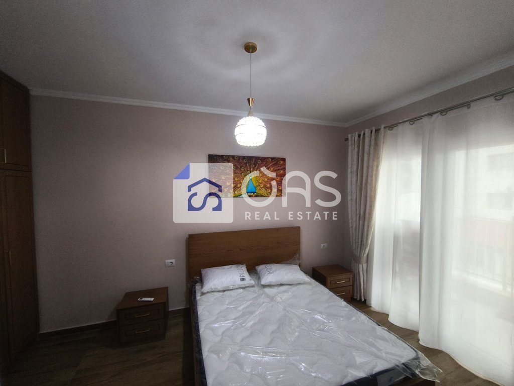 Jepet apartament me qera 1+1+ post parkimi  ne Zog te Zi