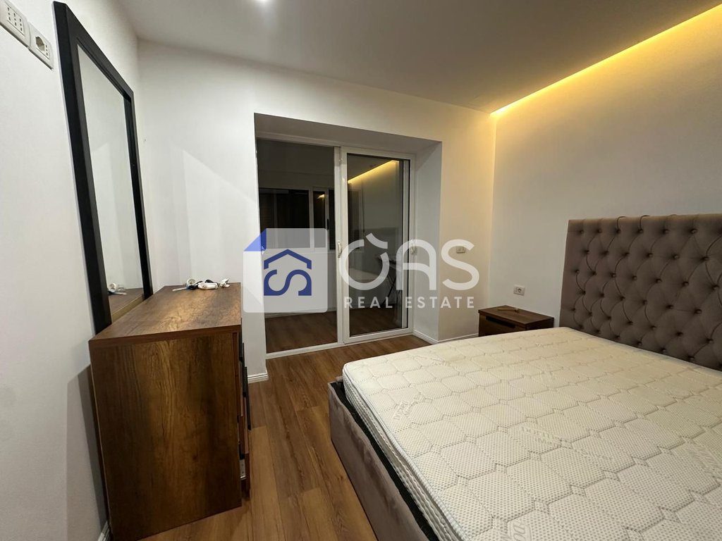 Jepet apartament me qera 1+1 tek Rruga e Dibres