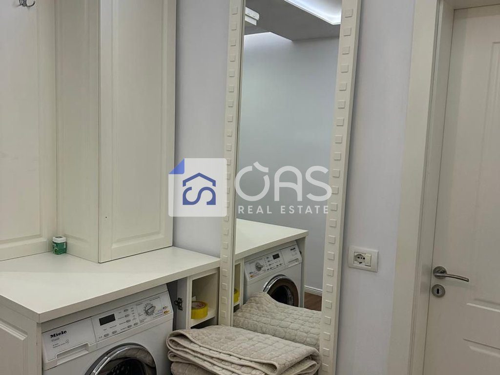 Jepet apartament me qera 1+1 tek Rruga e Dibres