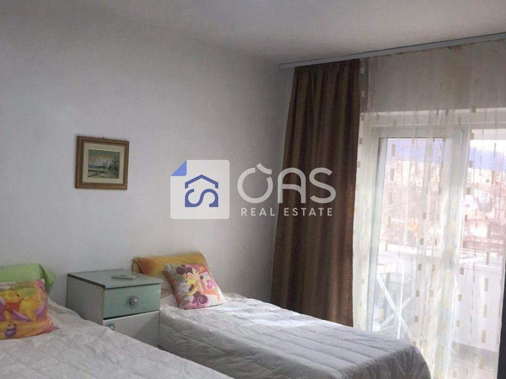 Jepet ambient me qera  2+1 tek Rruga e Dibres