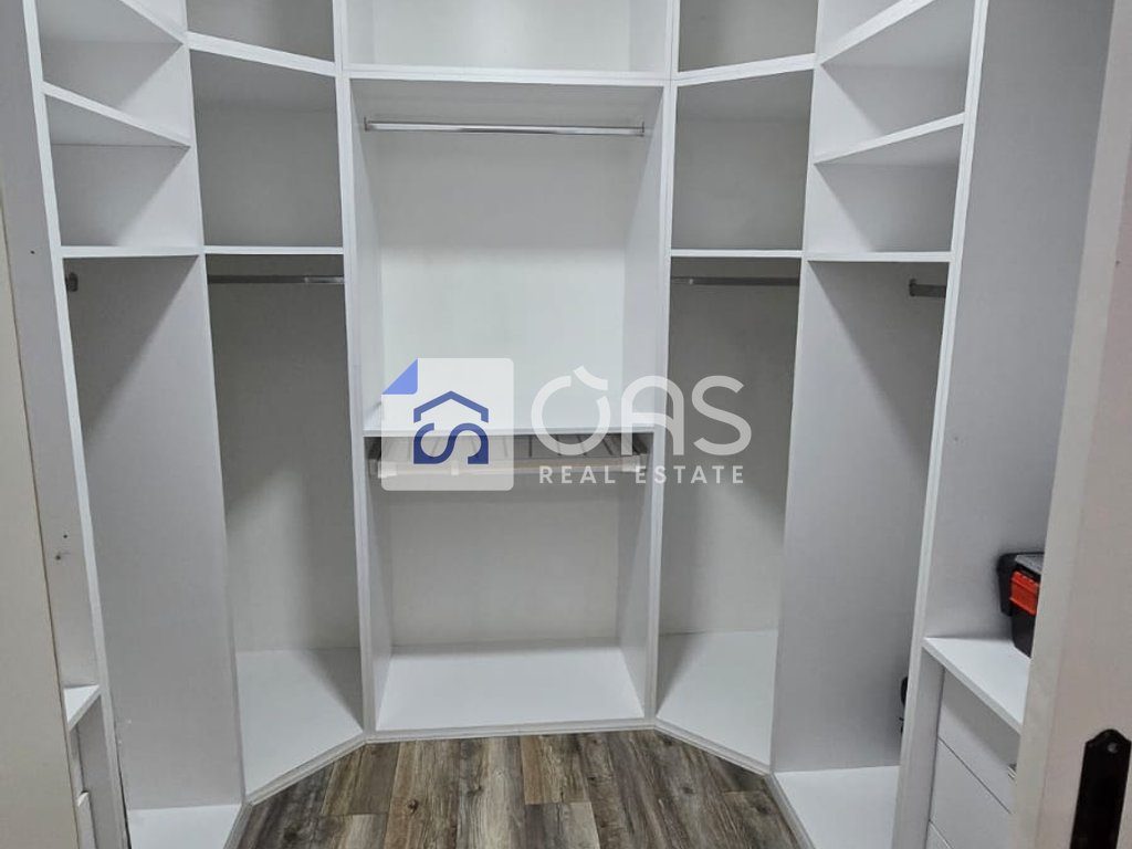 Jepet apartament me qera 2+1+ post parkimi ne Sauk