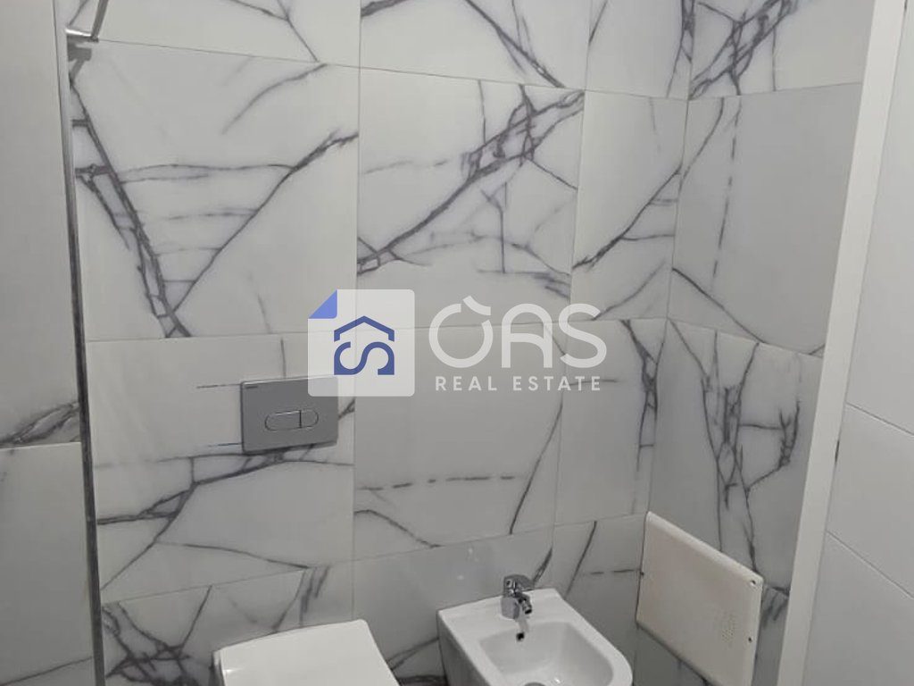 Jepet apartament me qera 1+1 ne Astir