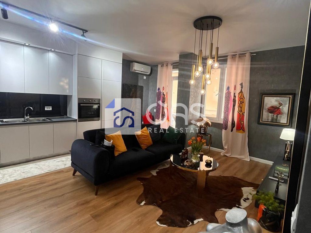 Jepet me qera apartament 1+1 tek 21 Dhjetori
