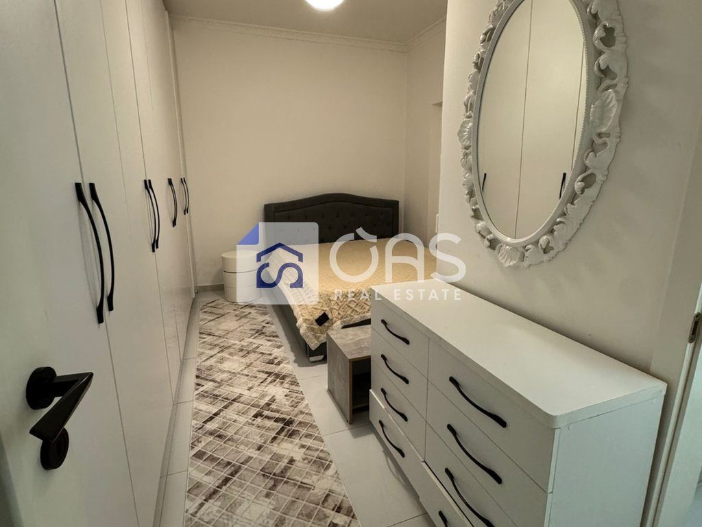 Jepet apartament me qera 1+1 tek Rruga e Dibres