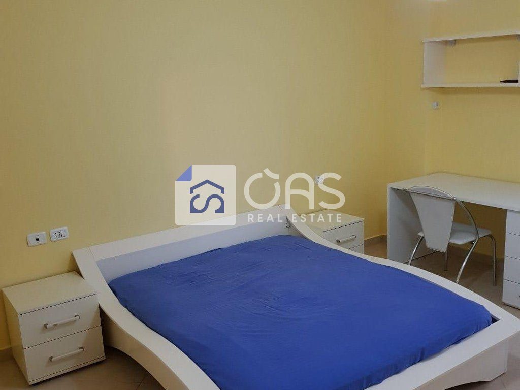 Jepet apartament me qera 2+1+2 tek Pazari i ri