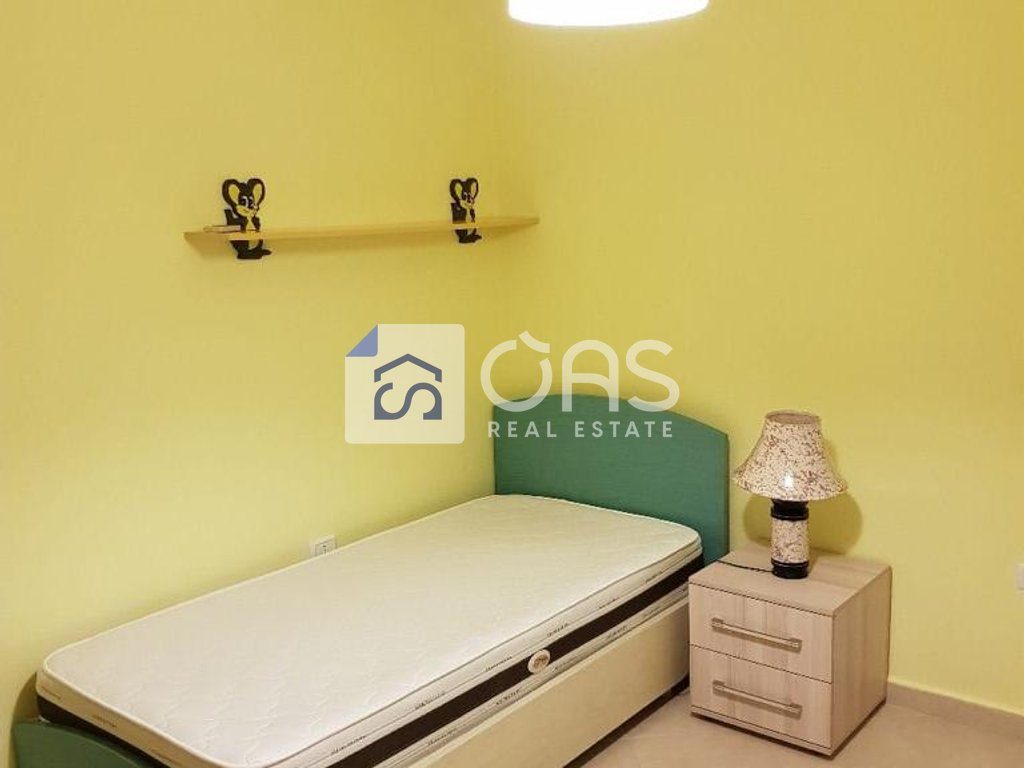 Jepet apartament me qera 2+1+2 tek Pazari i ri