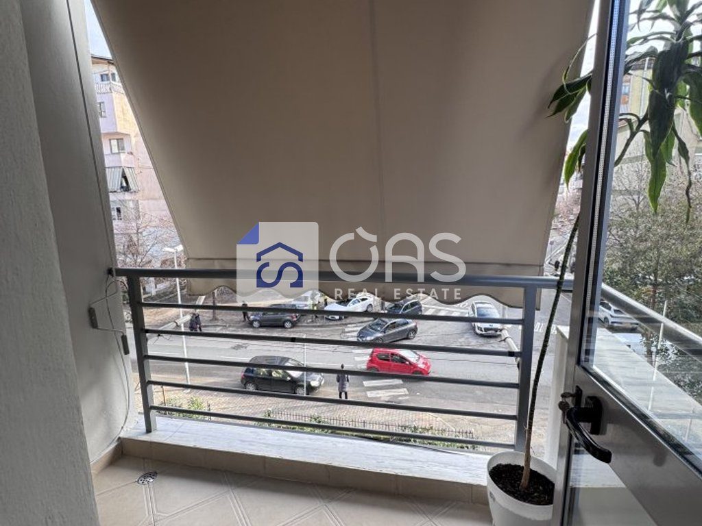 Jepet apartament me qera 1+1  tek 21 Dhjetori