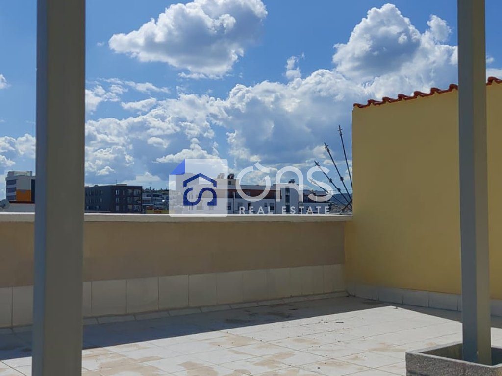 Jepet apartament me qera 1+1 tek Medreseja