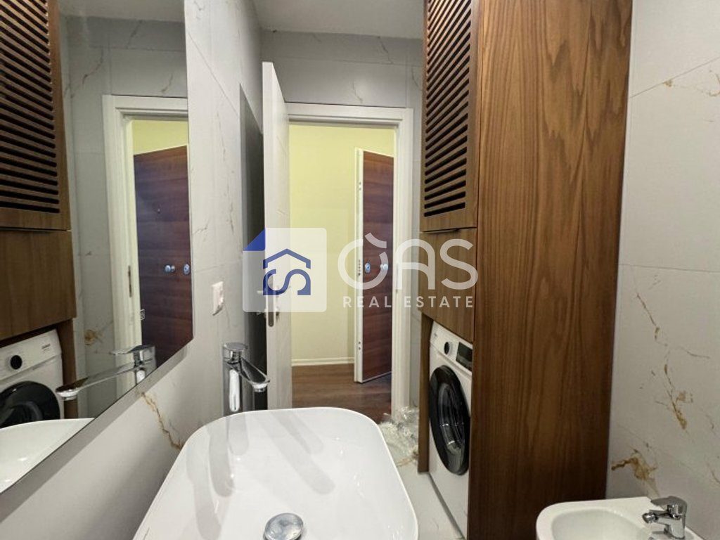 Jepet apartament me qera 2+1+post parkimi ne Xhamllik