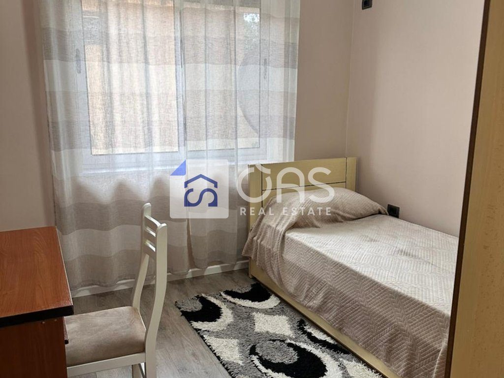 Jepet apartament me qera 2+1 tek Komuna e Parisit
