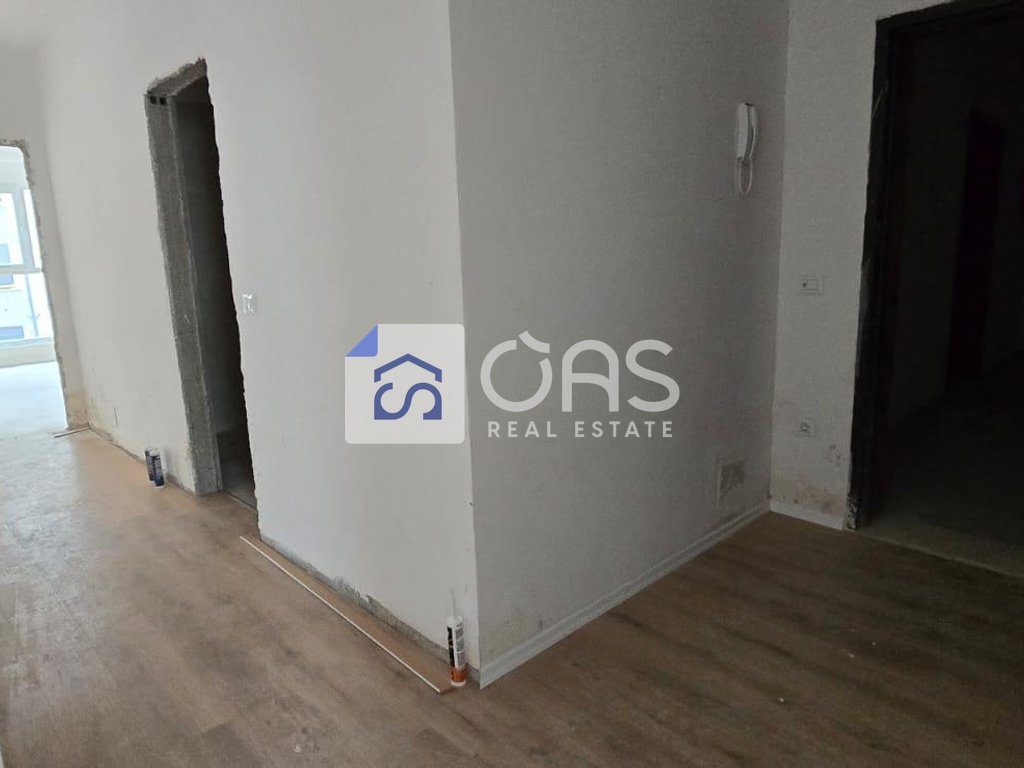 Shitet apartament 2+1+2 ne Laprake