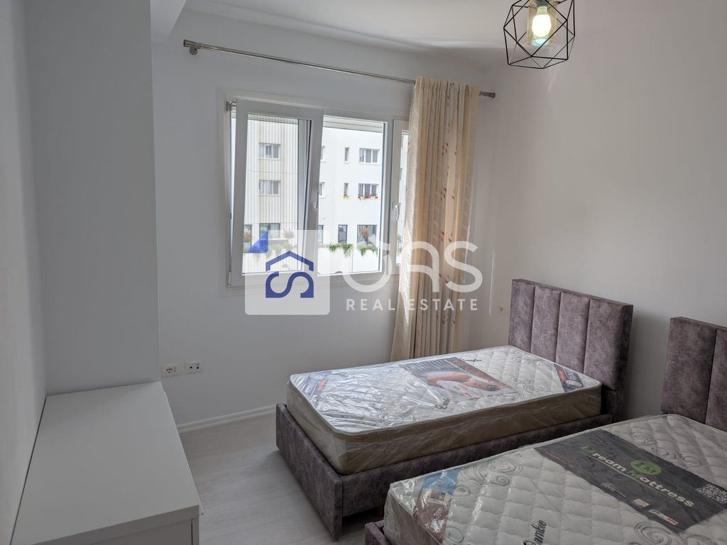 Jepet me qera apartament 2+1+post parkimi ne Astir River Residenc