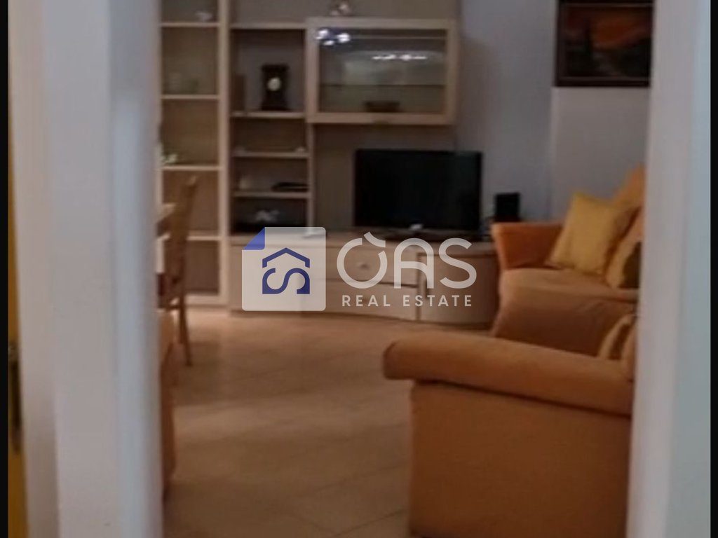 Jepet apartament me qera 2+1 tek Komuna e Parisi