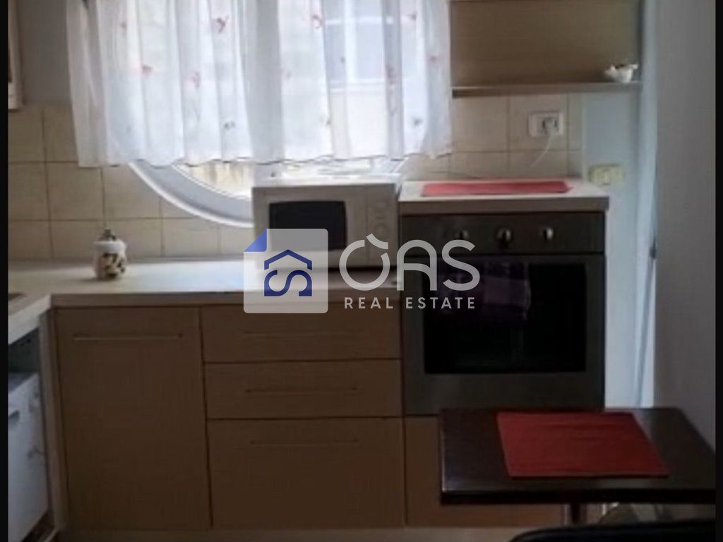Jepet apartament me qera 2+1 tek Komuna e Parisi