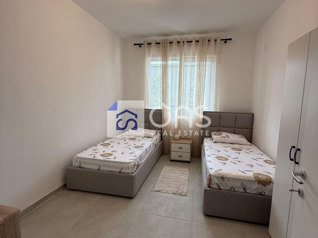 Jepet apartament me qera 2+1 tek Univer City