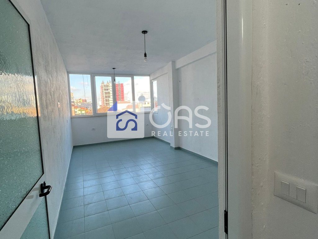 Jepet ambient biznesi 3+3 tek Pazari i ri