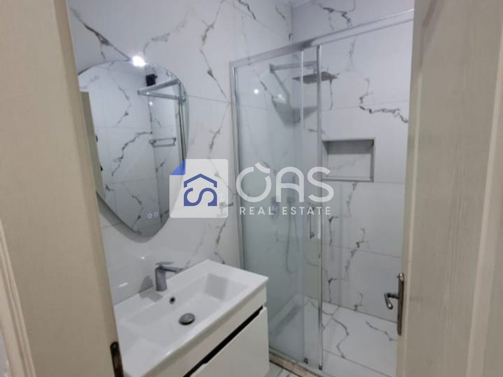 Shitet apartament 1+1 ne Kamez