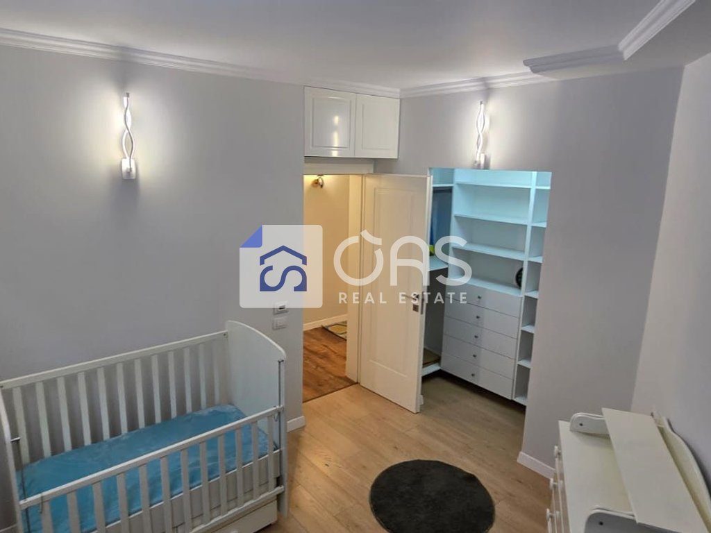 Jepet apartament me qera 3+1+2+2 post parkimi te Kodra e Diellit
