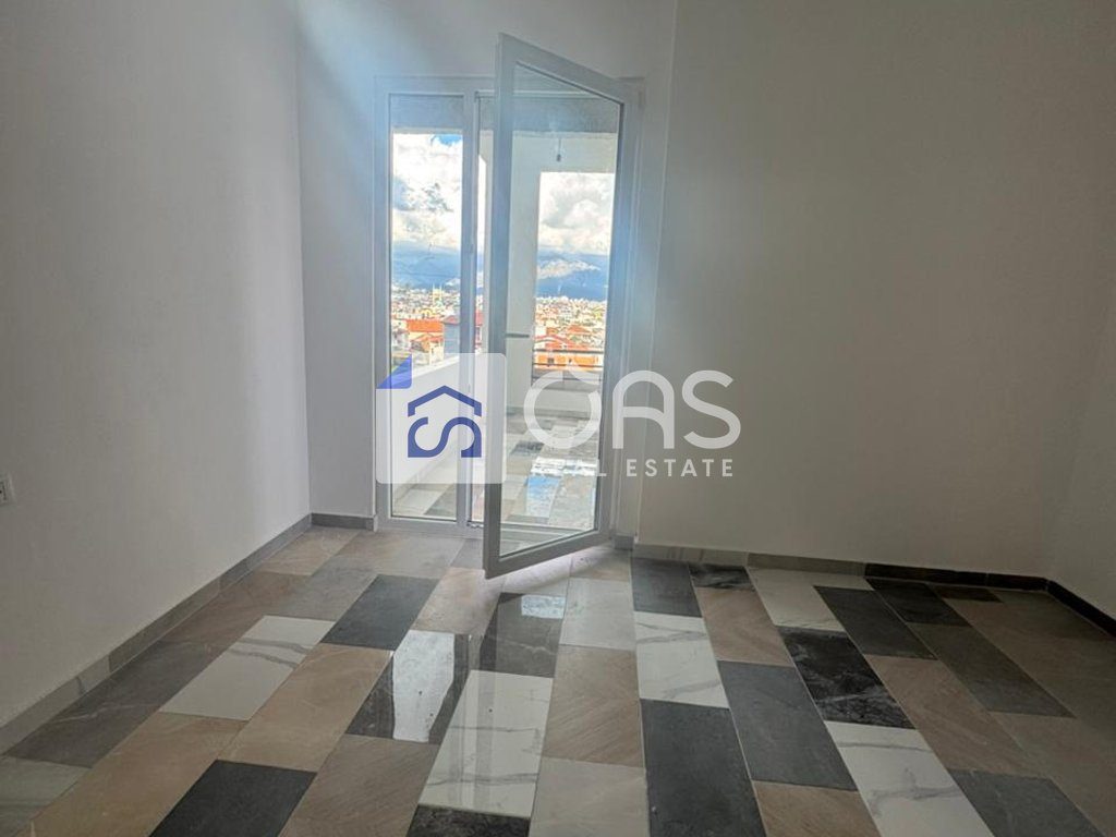 Shitet apartament 2+1+2  ne Pallatet e Verdha