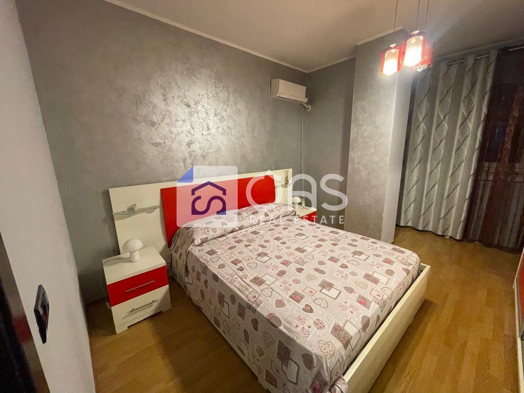 Jepet apartament me qera 2+1 ne Xhamllik