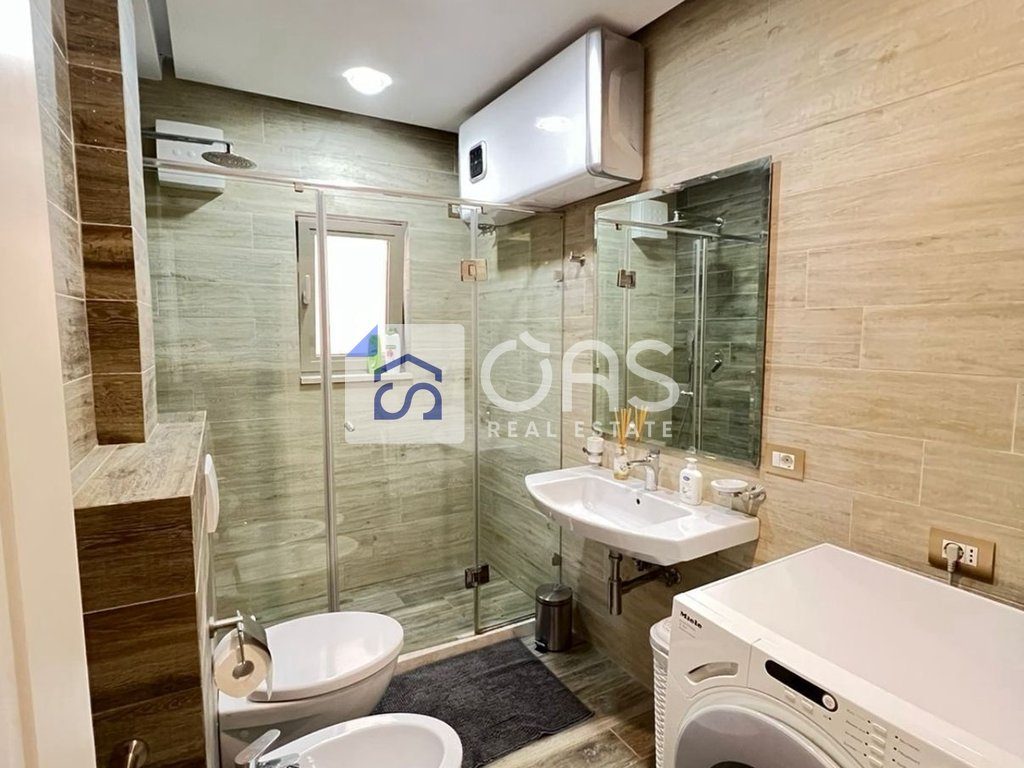 Jepet apartament me qera 2+1 ne Qender