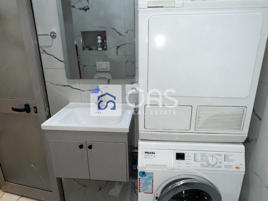 Jepet me qera garsionere tek Rruga e barrikadave