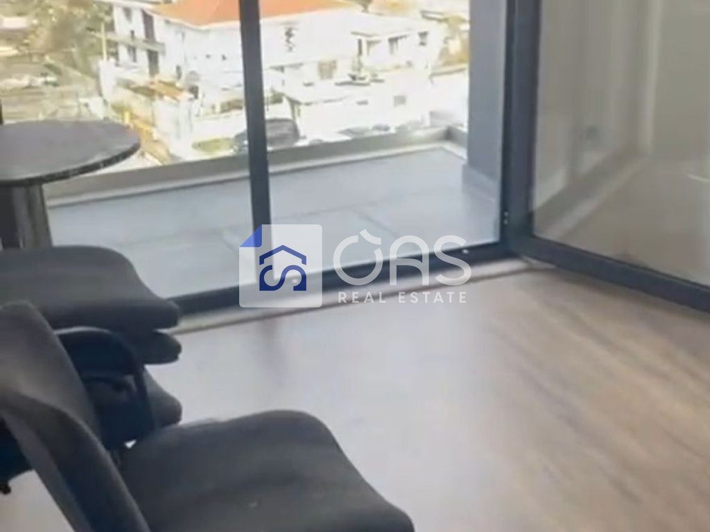 Jepet apartament me qera 2+1+2+ post parkimi  tek 5 Maji