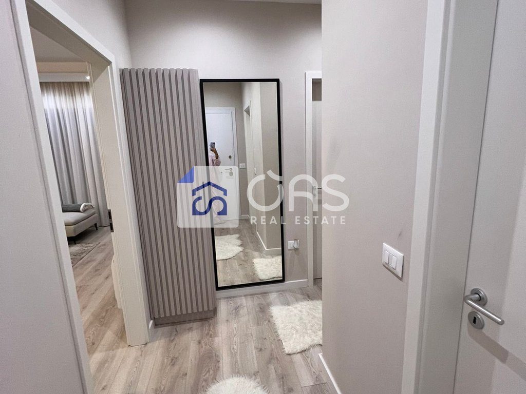 Jepet apartament me qera 2+1+2+garazhd tek 21 Kompleksi Kontakt