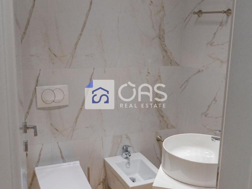 Shitet apartament 2+1 tek Kodra e Dillit