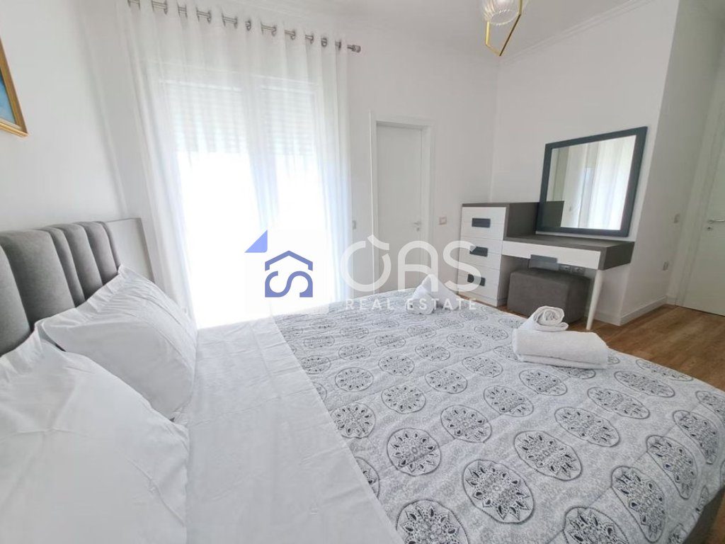 Jepet apartament me qera 2+1+2 tek Pazari i ri