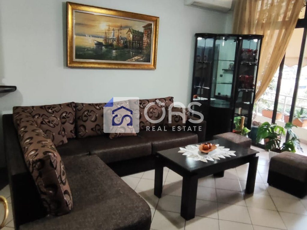 Jepet apartament me qera 2+1 ne Shkoze