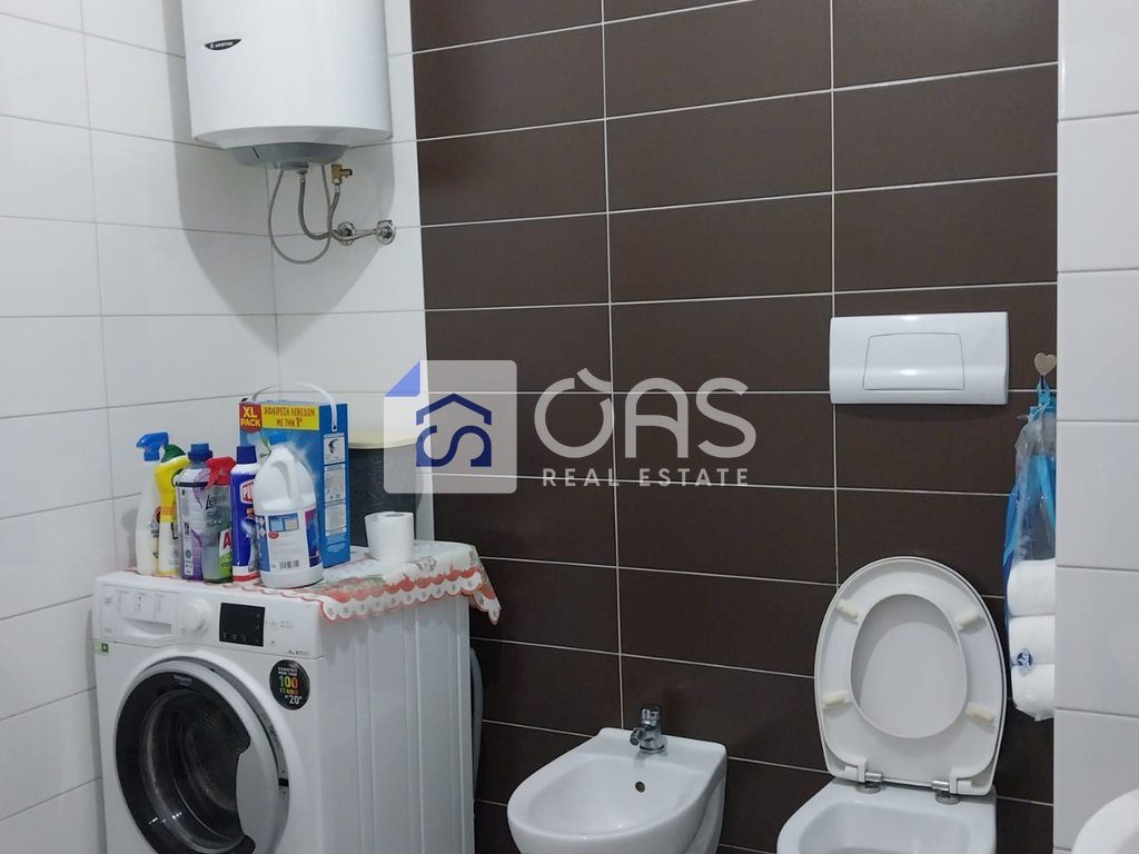 Jepet apartament me qera 2+1 tek Fresku
