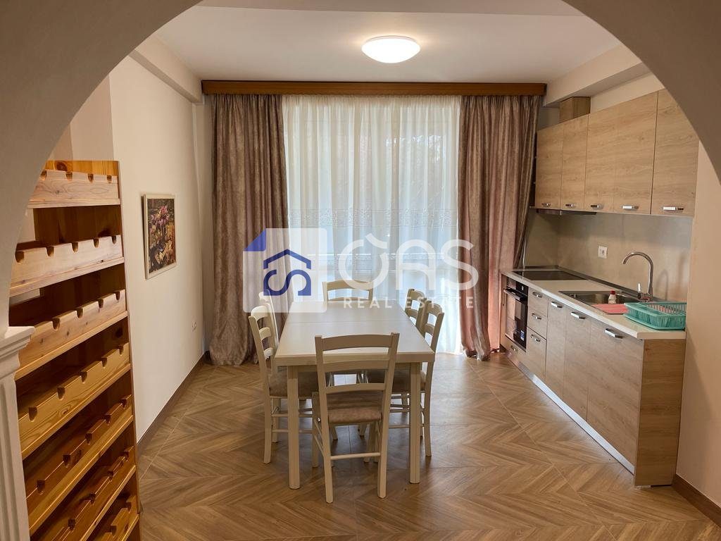 Jepet apartament me qera 3+1 ne 21sh " Mozaiku i Tiranes"