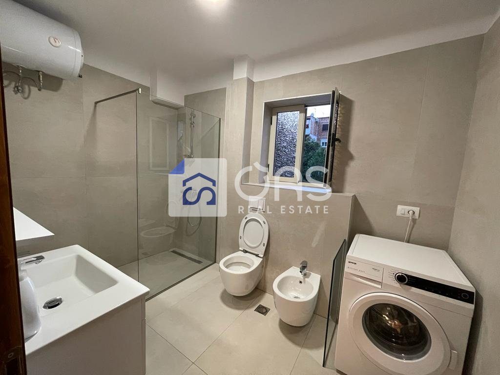 Jepet apartament me qera 3+1 ne 21sh " Mozaiku i Tiranes"