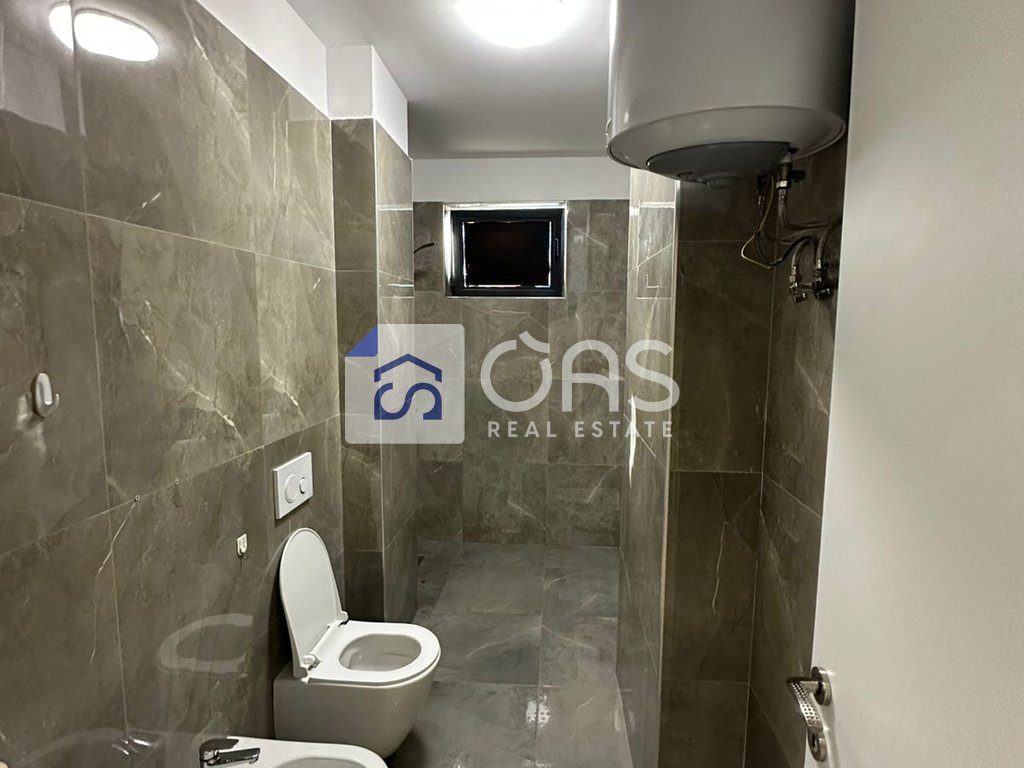 Jepet apartament 2+1+post parkimi me qera ne Astir