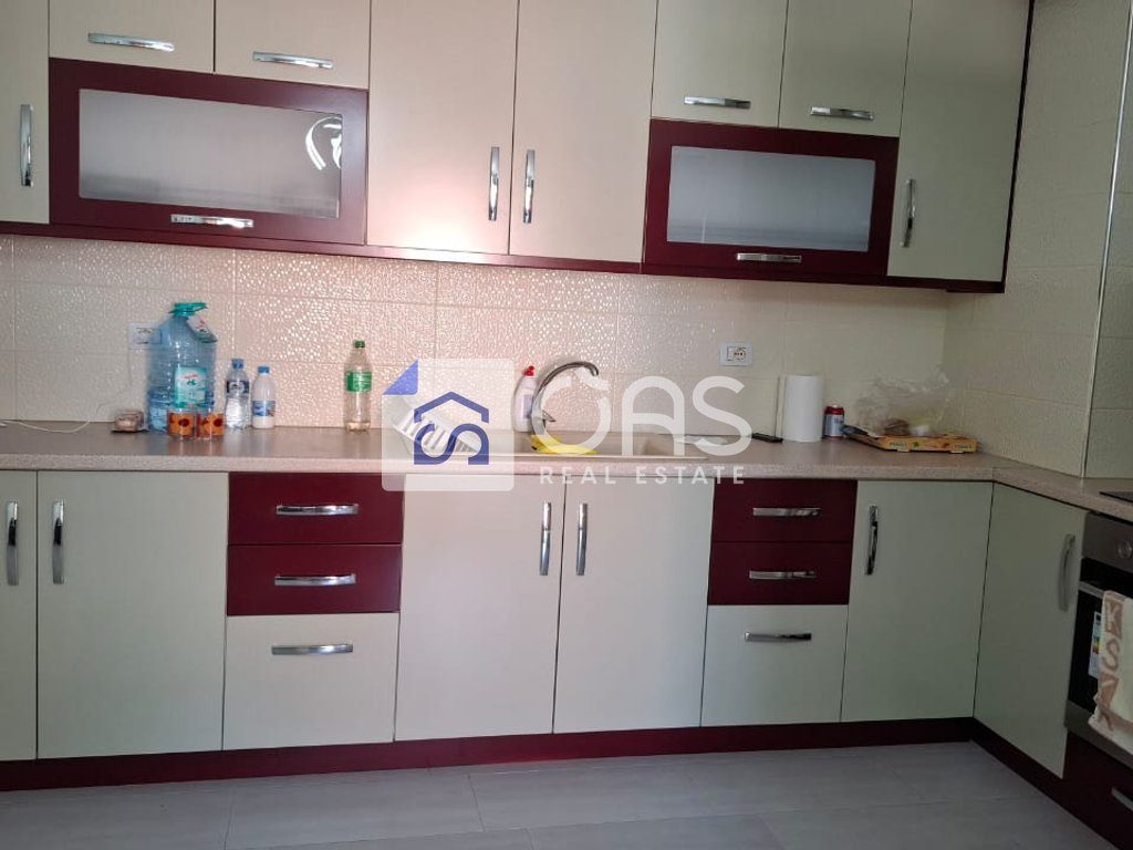 Jepet me qera apartament 2+1+2 ne Astir pran Vila L
