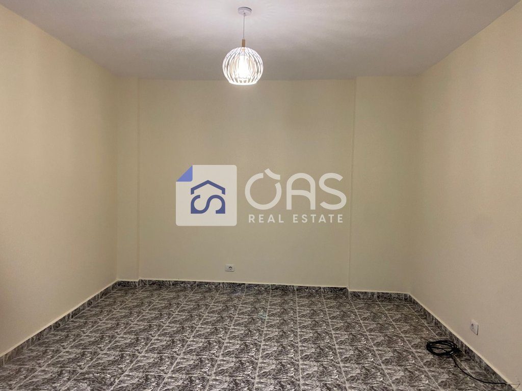 Jepet apartament me qera 3+1 tek Komuna e Parisit " Kullat Arabe"