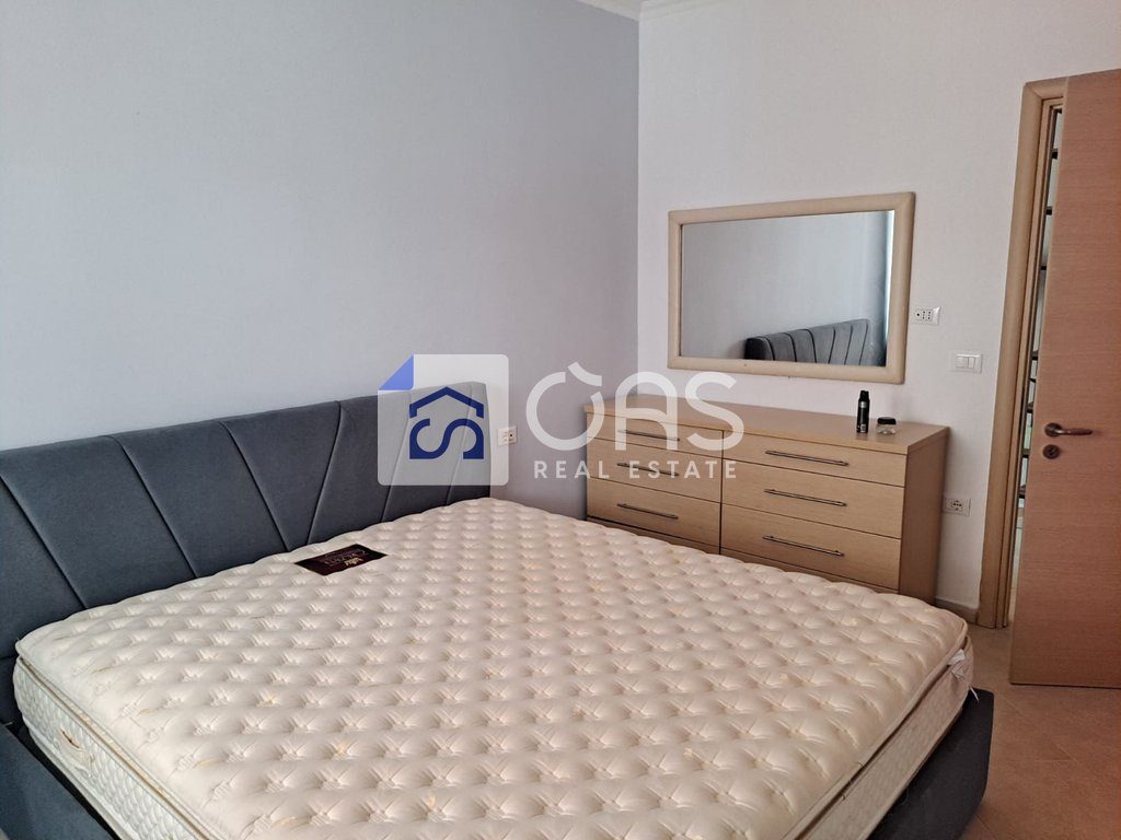 Shitet apartament 2+1 tek Liqeni i Tiranes ' Ruga Petri"