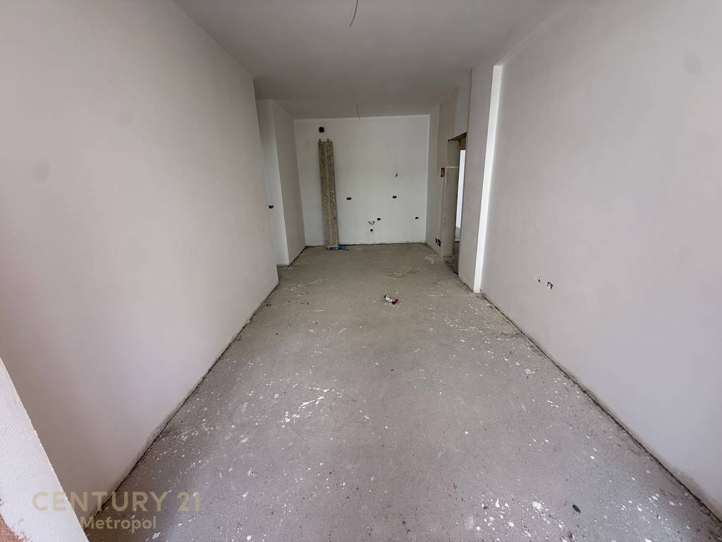 SHITET APARTAMENT 1+1, GJIRI I LALZIT!