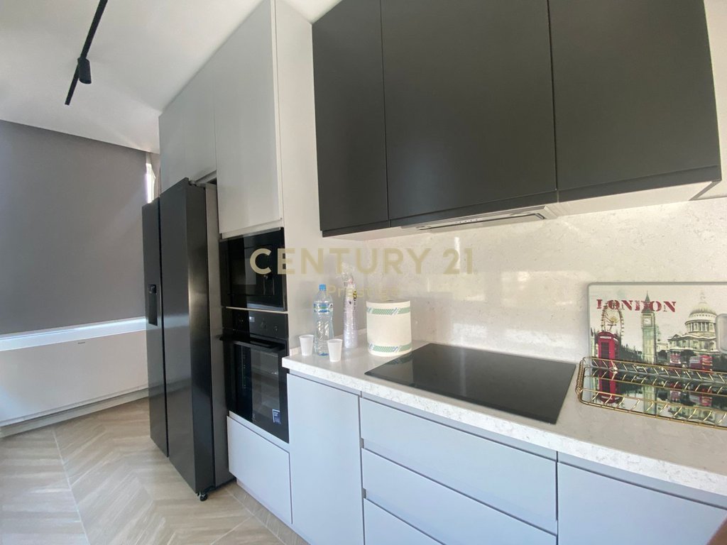 APARTAMENT LUKSOZ 2+1+2 ME QIRA LIQENIT TE THATE, TIRANE!