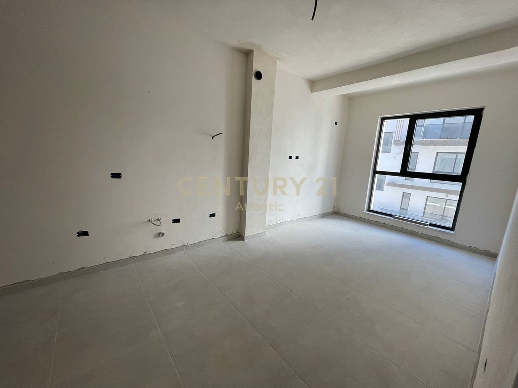 SHITET APARTAMENT 1+1 MALI ROBIT !