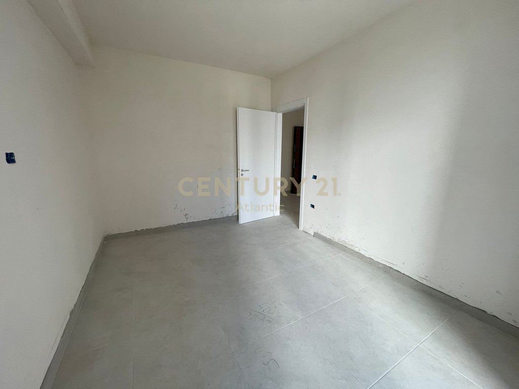 SHITET APARTAMENT 1+1 MALI ROBIT !