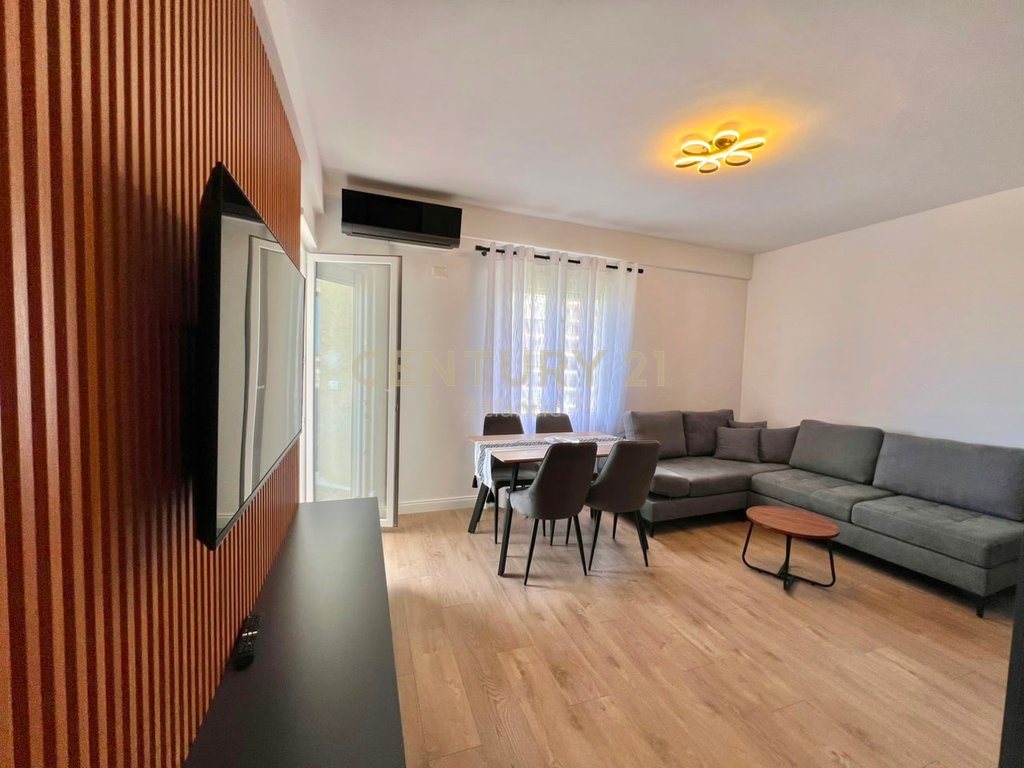 SHITET APARTAMENT 1+1 I MOBILUAR NE SHKEMBIN E KAVAJE DURRES !
