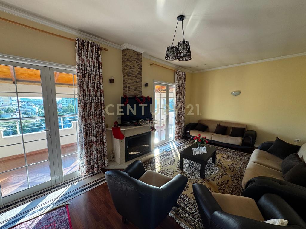 Vilë Ekskluzive për Shitje në Porcelan – Pamje Panoramike mbi Tiranën, Elegancë dhe Potencial i Jashtëzakonshëm Investimi me 361 m²