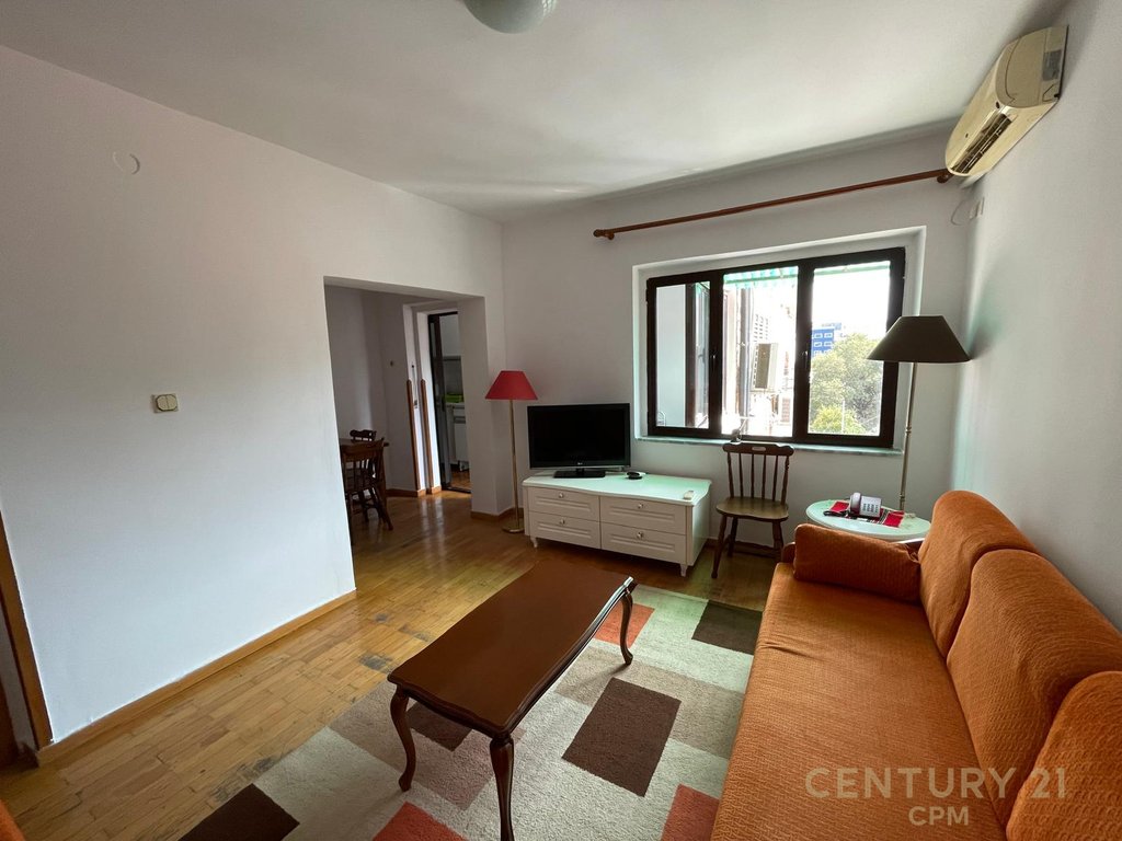 Apartament 2+1 Me qira tek Pazari Ri, Tiranë - 60.000ALL | 80 m²