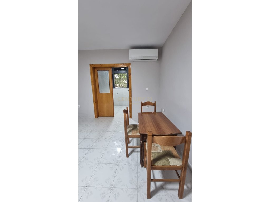 Apartament 2+2 Me Qira në Myslym Shyri, Tiranë - 500€
