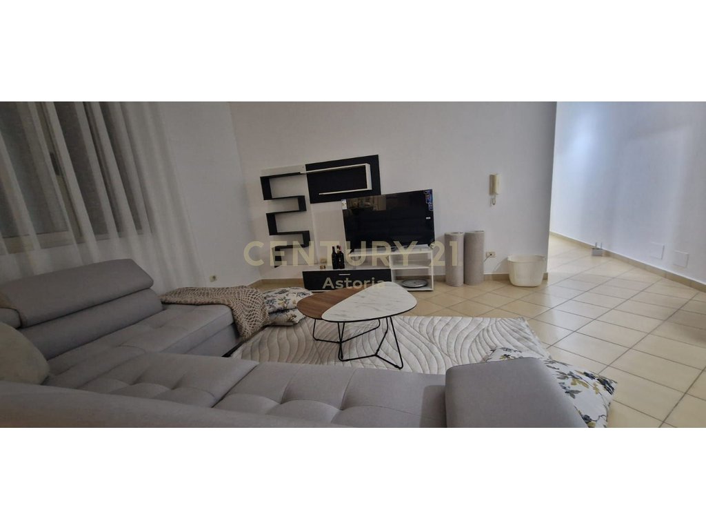 Jepet me qira apartament 2+1 tek Restorant Kapiten Mir Zoti!
